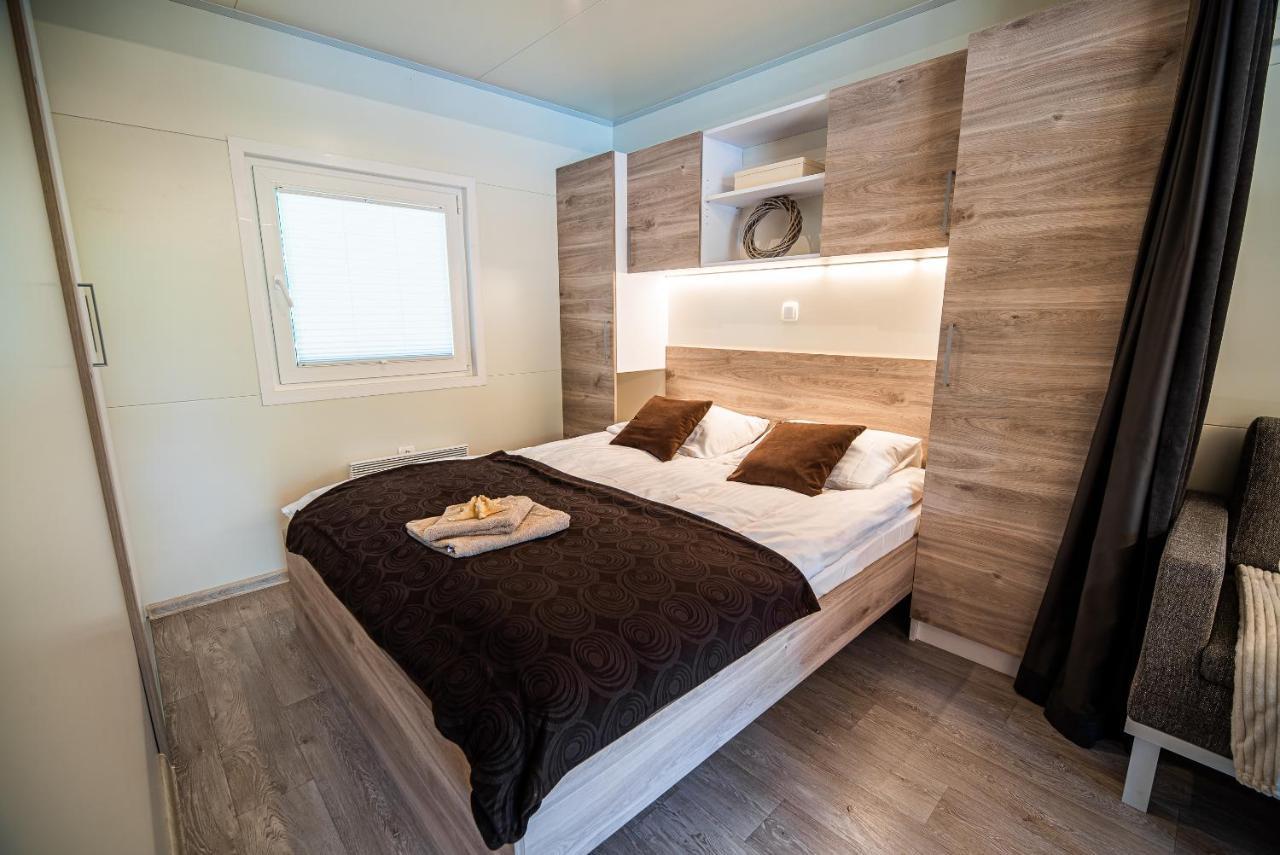 Premium Mobile Tree House With Thermal Riviera Tickets Catez ob Savi Kültér fotó