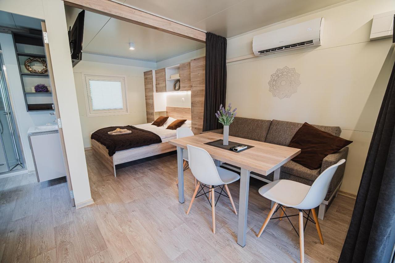 Premium Mobile Tree House With Thermal Riviera Tickets Catez ob Savi Kültér fotó
